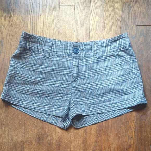 Guess Plaid Black and White Women's Shorts - Picture 1 of 14